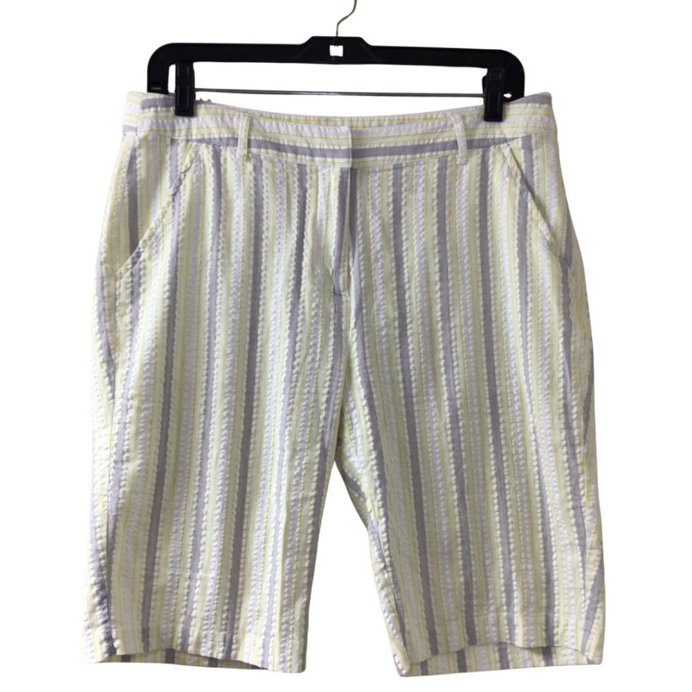 Greg Norman Shorts Women’s 8 White Yellow Gray Striped Seersucker Bermuda Golf